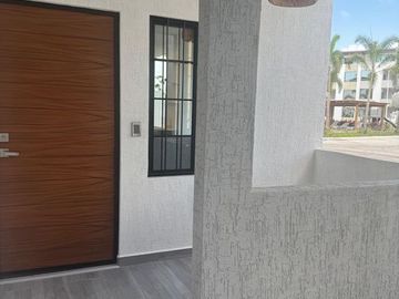 SE VENDE DEPARTAMETNEO EN MANZANILLO COLIMA,  CERCA DE PLAYA Y DE AVENIDAS PRINCIPALES.