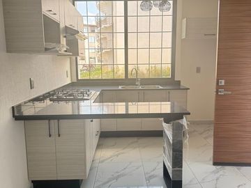 SE VENDE DEPARTAMETNEO EN MANZANILLO COLIMA,  CERCA DE PLAYA Y DE AVENIDAS PRINCIPALES.