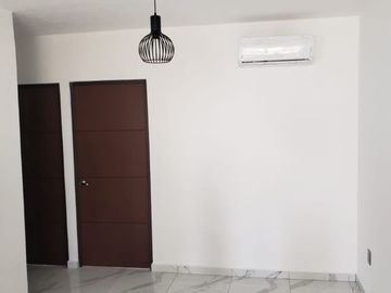 SE VENDE DEPARTAMETNEO EN MANZANILLO COLIMA,  CERCA DE PLAYA Y DE AVENIDAS PRINCIPALES.