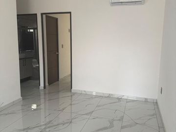 SE VENDE DEPARTAMETNEO EN MANZANILLO COLIMA,  CERCA DE PLAYA Y DE AVENIDAS PRINCIPALES.