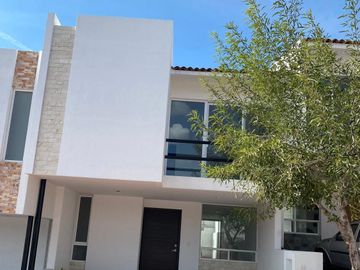 Casa en Venta en Privada San Rafael en Pedregal de Schoenstatt Los olvera, Corregidora, Querétaro.