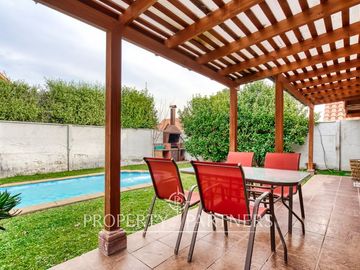 Venta de hermosa casa en condominio en Quebrada de Macul, Peñalolén