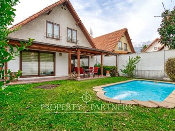 Venta de hermosa casa en condominio en Quebrada de Macul, Peñalolén