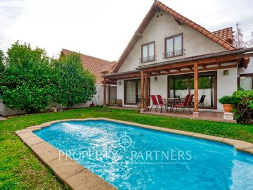 Venta de hermosa casa en condominio en Quebrada de Macul, Peñalolén