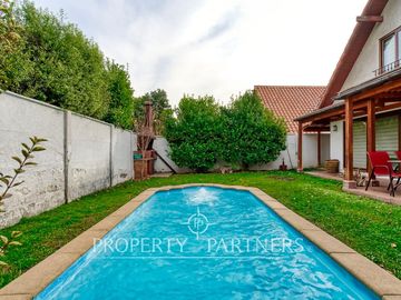 Venta de hermosa casa en condominio en Quebrada de Macul, Peñalolén
