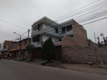 Casa en  Venta en Los Olivos cerca a la Avenida Central