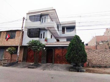 Casa en  Venta en Los Olivos cerca a la Avenida Central