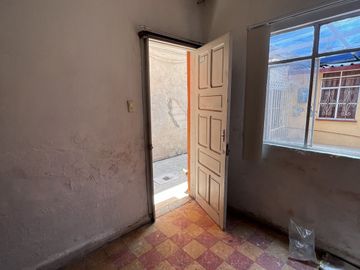 DEPARTAMENTO MUY CENTRICO EN COLONIA ALGARIN