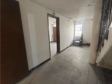 Kennedy Central casa en venta 2 pisos + garage opcion comercial