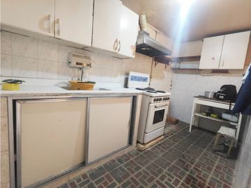 Kennedy Central casa en venta 2 pisos + garage opcion comercial