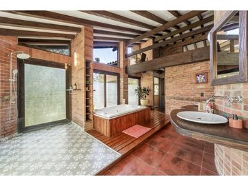 Casa en Venta en Envigado Sector Loma del Escobero