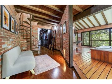 Casa en Venta en Envigado Sector Loma del Escobero
