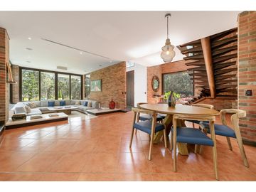 Casa en Venta en Envigado Sector Loma del Escobero