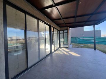 VENTA Casa al agua en Riberas, Puertos (3 dormitorios, dependencia, jardin con vista al lago) acepta financiación!