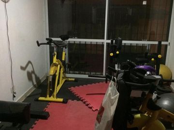 Casas en venta - 8 Dormitorios 2 Baños - Cocheras - 350Mts2 - Miramar
