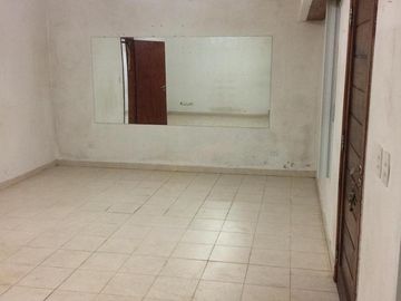 Casas en venta - 8 Dormitorios 2 Baños - Cocheras - 350Mts2 - Miramar