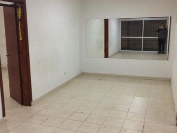 Casas en venta - 8 Dormitorios 2 Baños - Cocheras - 350Mts2 - Miramar