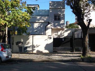 Departamento Tipo Casa en venta en Lanus Oeste