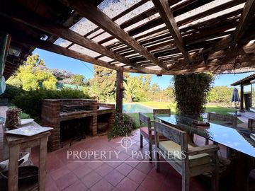 Se vende gran Casa con maravilloso jardin en Pie del Mauco