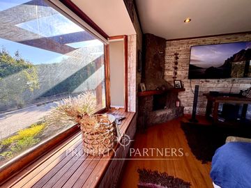 Se vende gran Casa con maravilloso jardin en Pie del Mauco