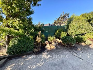 Se vende gran Casa con maravilloso jardin en Pie del Mauco