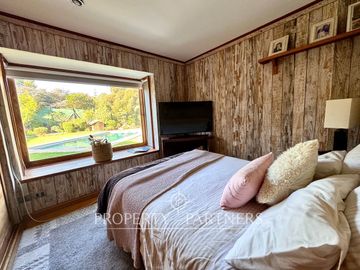 Se vende gran Casa con maravilloso jardin en Pie del Mauco