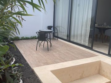 Casa Amplia con 3 recámaras, piscina, amenidades.