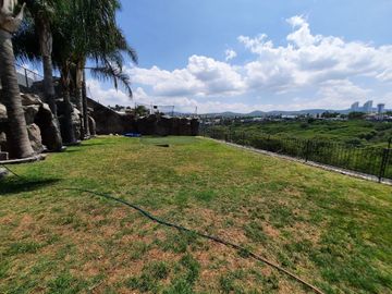 PRECIOSA CASA EN VENTA EN BALCONES JURIQUILLA !!