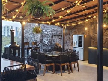 PRECIOSA CASA EN VENTA EN BALCONES JURIQUILLA !!