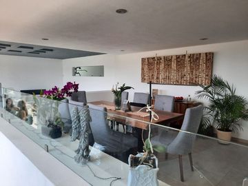 PRECIOSA CASA EN VENTA EN BALCONES JURIQUILLA !!