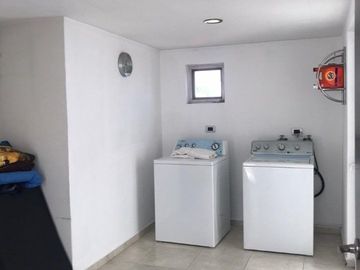 PRECIOSA CASA EN VENTA EN BALCONES JURIQUILLA !!