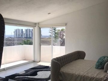 PRECIOSA CASA EN VENTA EN BALCONES JURIQUILLA !!