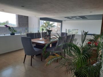 PRECIOSA CASA EN VENTA EN BALCONES JURIQUILLA !!