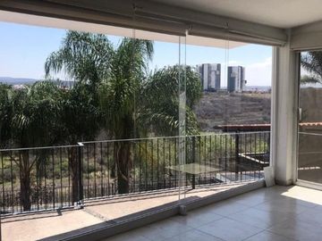 PRECIOSA CASA EN VENTA EN BALCONES JURIQUILLA !!