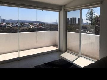 PRECIOSA CASA EN VENTA EN BALCONES JURIQUILLA !!