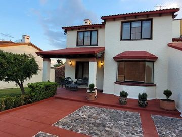 Casa en venta en Villas del Mesón
