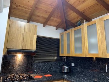 FINCA CON EXCELENTE VISTA EN COCORNA, SECTOR EL SOCORRO.