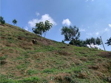 FINCA CON EXCELENTE VISTA EN COCORNA, SECTOR EL SOCORRO.