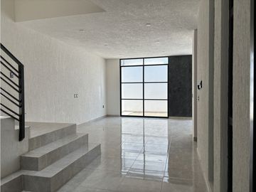 CASA EN VENTA EN FRACCIONAMIENTO DE SAN JUAN DEL RIO