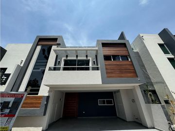 Casa En Venta En Arboreto, Cholula