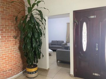 CASA EN VENTA EN FRACCIONAMIENTO DE SAN JUAN DEL RIO
