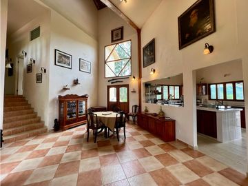 CASA CAMPESTRE EN ALTOS DEL MARIA 2408M2 cv