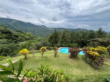 CASA CAMPESTRE EN ALTOS DEL MARIA 2408M2 cv