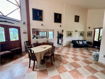CASA CAMPESTRE EN ALTOS DEL MARIA 2408M2 cv