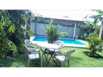 VENDO CASA CON PISCINA EN LOS ALGARROBOS