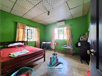 VENDO CASA CON PISCINA EN LOS ALGARROBOS