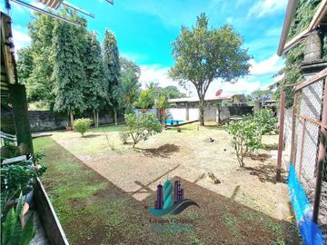 VENDO CASA CON PISCINA EN LOS ALGARROBOS