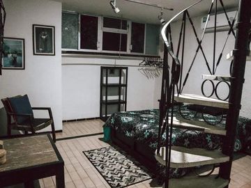 Casa de 5 recámaras en venta a 700 m de la Facultad de Medicina