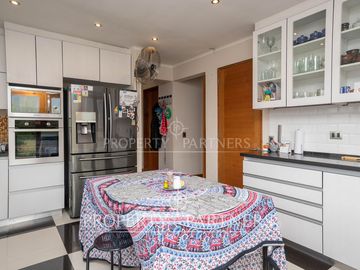 Amplia parcela en exclusivo condominio de Santa Rita
