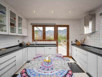 Amplia parcela en exclusivo condominio de Santa Rita